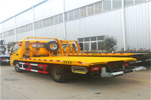 老城附近拖车救援搭电